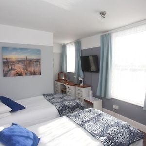 Twin Room Bath